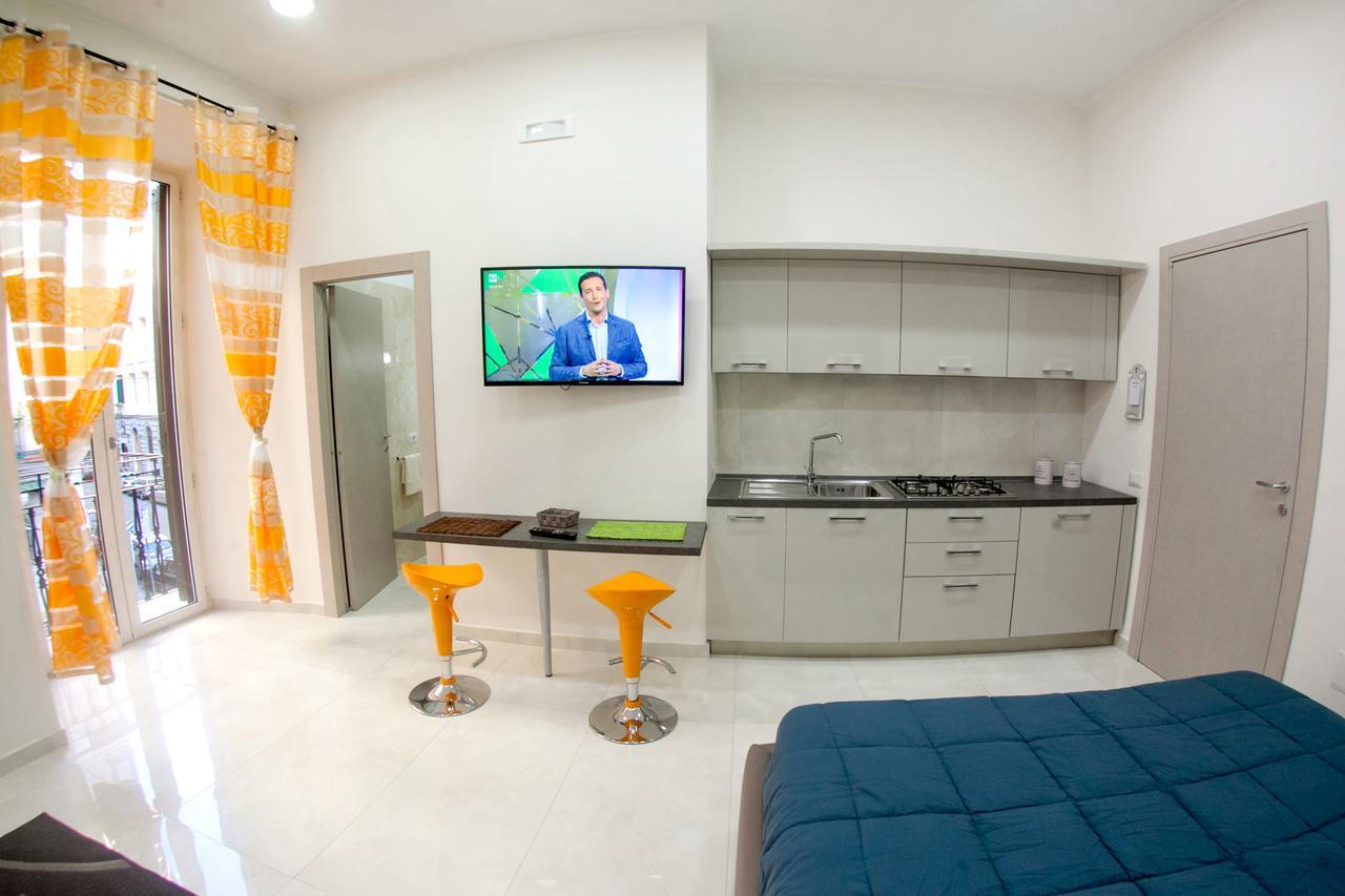 Casa Del Sol Apartment เนเปิลส์ ภายนอก รูปภาพ